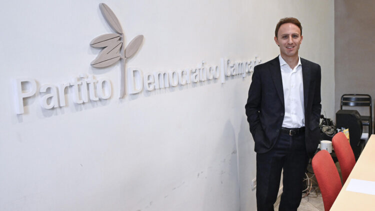 Castellammare, il Pd stacca la spina alla maggioranza