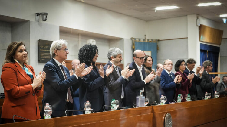 Il primo provvedimento della Giunta Fico è un ddl sul salario minimo