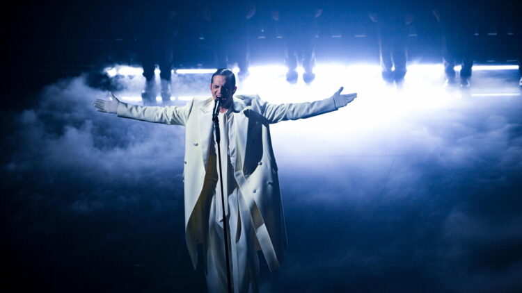 Perdutamente, l’omaggio da brivido di Achille Lauro alle vittime di Crans Montana