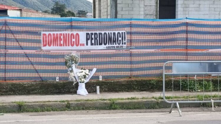 A Nola lutto cittadino nel giorno dei funerali di Domenico