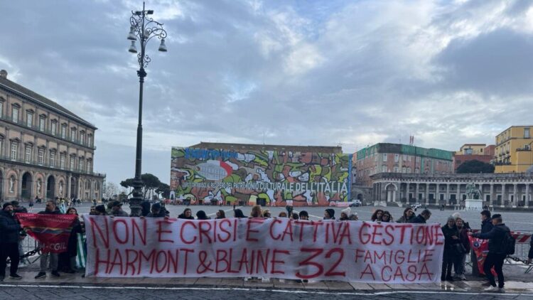 Vertenza Harmont & Blaine, presidio a Napoli e incontro in prefettura