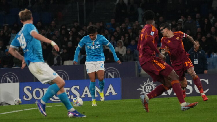 Tra Napoli e Roma due reti a testa e divisione della posta