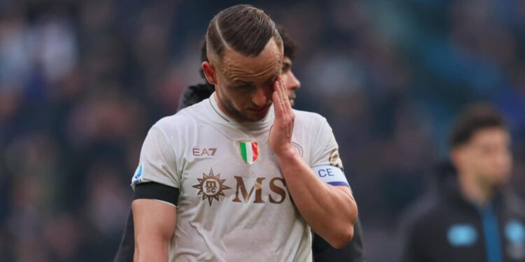 Napoli, infermeria senza pace: altro stop per Lobotka. Conte in emergenza contro il Torino