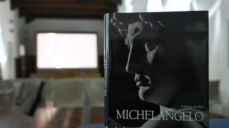 Collana d’arte Menarini festeggia 70 anni con Michelangelo