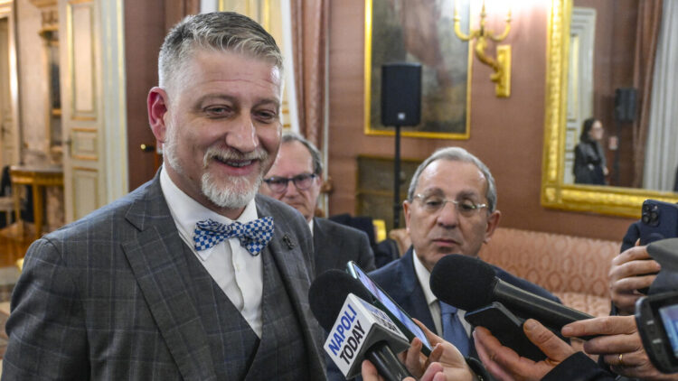 Giuli, il Mic acquisirà i locali del teatro Sannazaro di Napoli