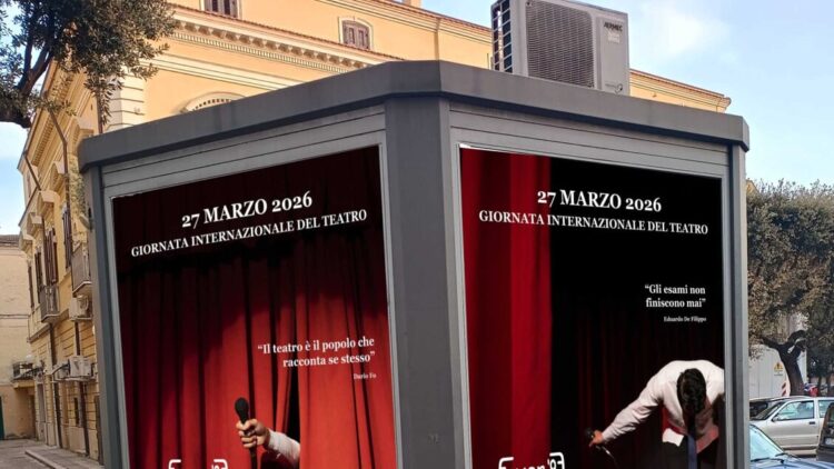 Edicola abbandonata nel Foggiano diventa un teatro