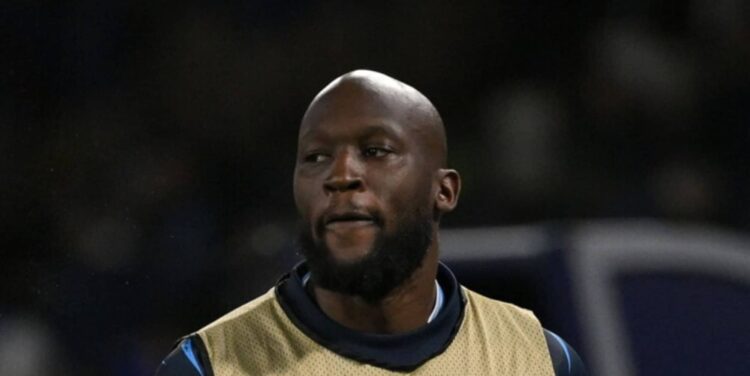 Lukaku fa scoppiare il caso, Napoli arrabbiato: è rimasto in Belgio senza permesso