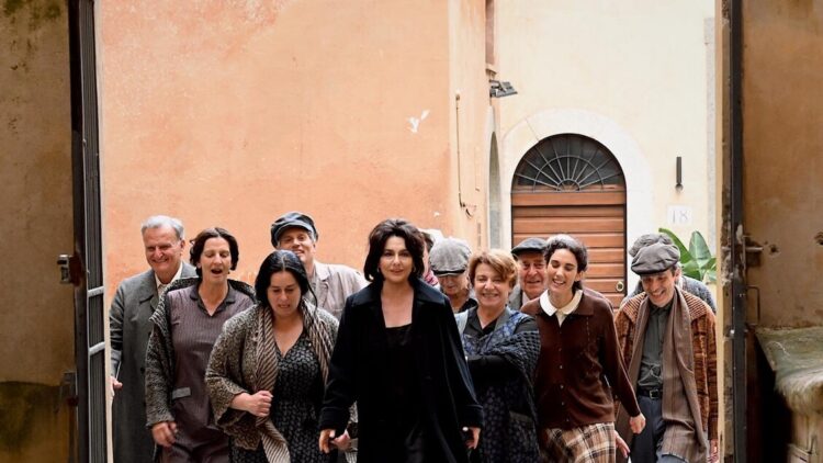 LA Italia celebra le donne con ‘Anna’ della Guerritore