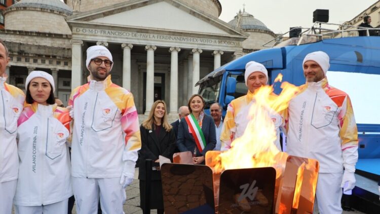 Napoli accoglie la Fiamma Paralimpica, tra atleti e valori