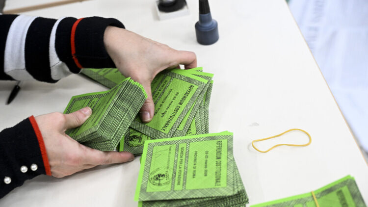 Referendum, regolarmente costituiti gli 883 seggi della città di Napoli