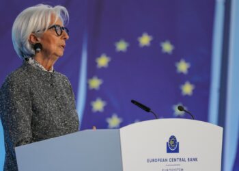 Bce, tassi bloccati ma Lagarde avverte: previsti aumenti se la guerra in Iran continuasse