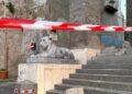 Cade grossa pietra dalla basilica in piazza Plebiscito a Napoli, nessun ferito