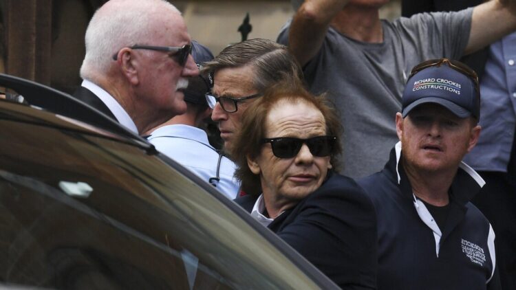 Il chitarrista degli Ac/Dc ricoverato a Buenos Aires