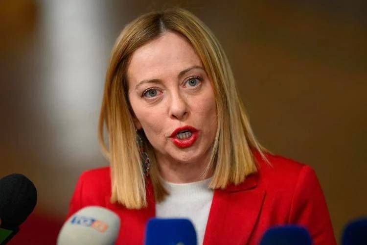 Iran, Meloni sente Merz e Starmer. Ai leader del Golfo: “Ingiustificabili attacchi a vostri Paesi”