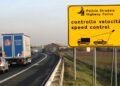 Bimba dimenticata in autogrill sulla A2, soccorsa dalla Polstrada
