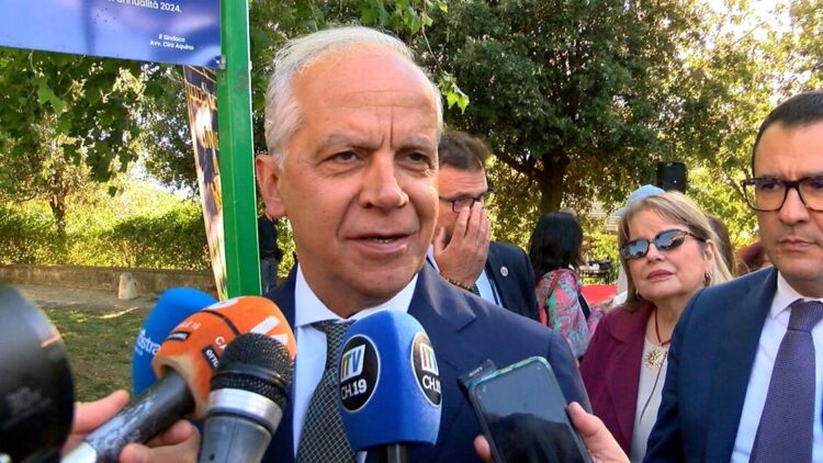 Piantedosi inaugura un parco giochi intitolato a Borsellino