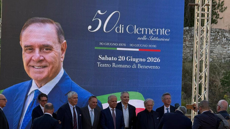 Festa per i 50 anni di Mastella in politica, ‘il segreto? Tutti hanno il mio telefono’