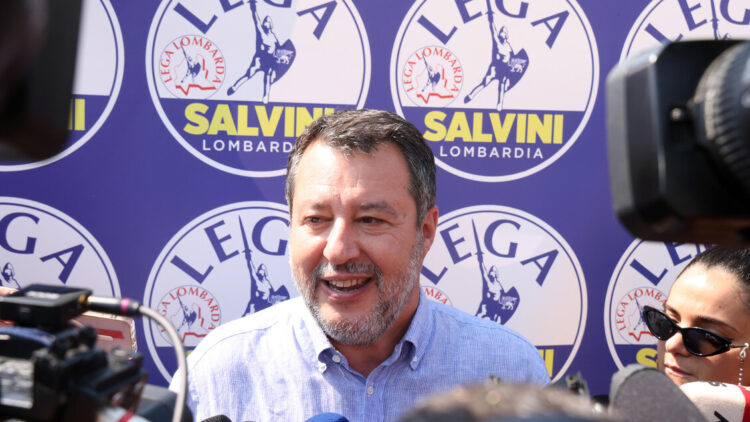 Salvini snobba Vannacci, Lega a doppia cifra alle politiche