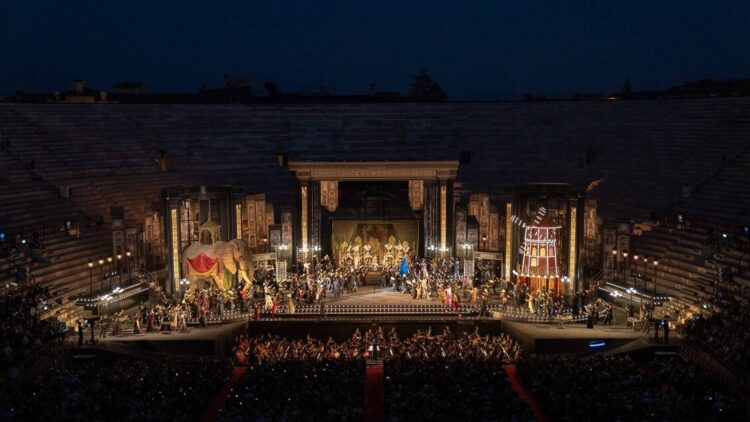 Trionfo all’Arena di Verona per la nuova Traviata d Paul Curren