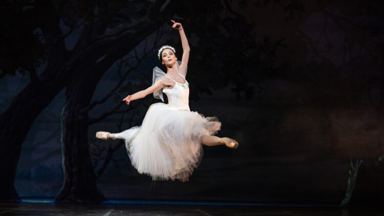 Il Teatro dell’Opera di Roma con Giselle a Parigi per celebrare Carla Fracci
