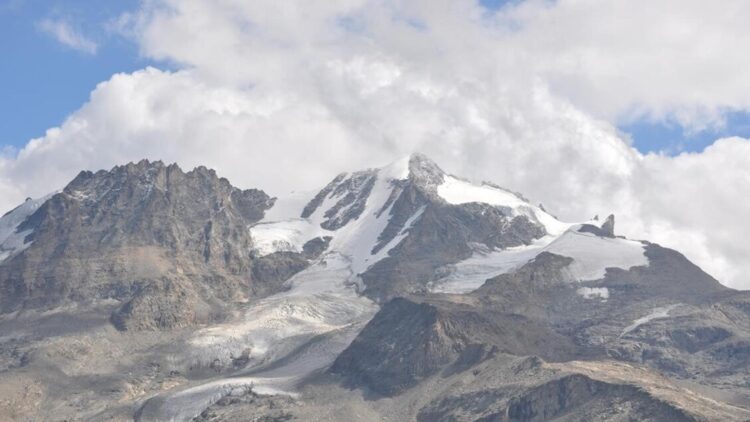 Precipitano da parete Nord del Gran Paradiso, morti tre alpinisti