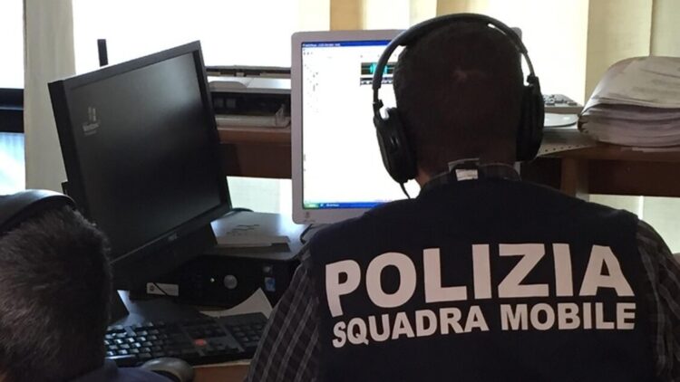 Donna di 23 anni ferita a Napoli con colpi d’arma da fuoco