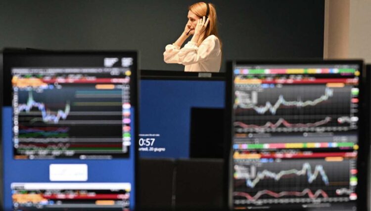Le Borse chiudono deboli, regge Milano. Prosegue l’incertezza sul Medio Oriente