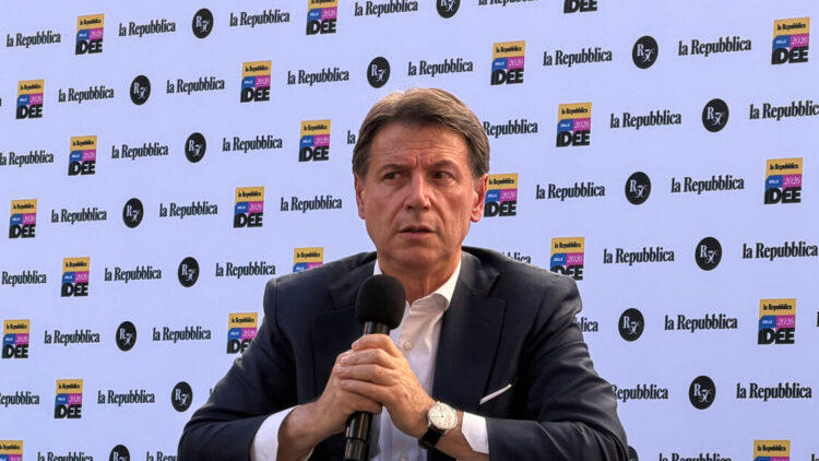 “Meloni ha fallito, tocca a noi”, Conte rilancia il campo progressista