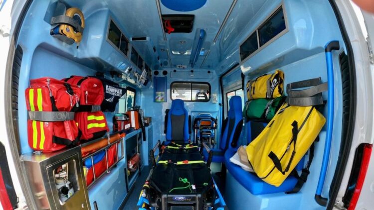 Partorisce in un furgone nel Frusinate, era in viaggio col marito