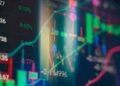 Asia cauta tra chip e yen, petrolio in calo dopo la mossa OPEC+