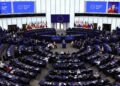 Chat Control 1.0 al voto al Parlamento Ue, cos’è la legge che rimuove la privacy dalle chat