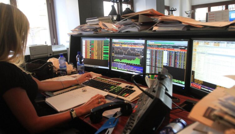 Spread Btp-Bund a 78 punti base, rimbalzo dopo il crollo: picco dei rendimenti