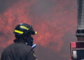 Incendio in deposito materiali a Striano, nessun ferito ma timori per l’inquinamento