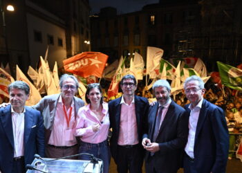 A Napoli foto di gruppo con il campo largo, ‘ora tocca a noi governare’