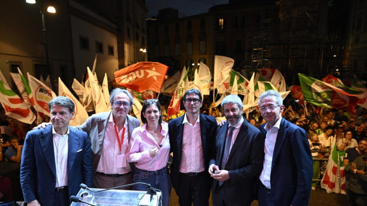 A Napoli foto di gruppo con il campo largo, ‘ora tocca a noi governare’