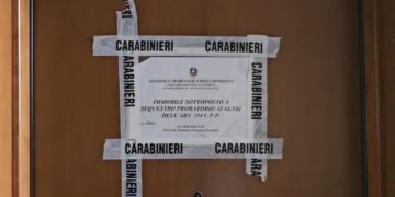 Donna trovata morta in casa a Parma con numerose coltellate