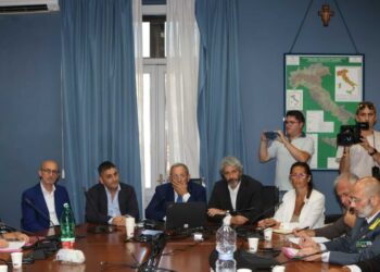 Campi Flegrei: imbarco camion da Pozzuoli, soluzione entro domani