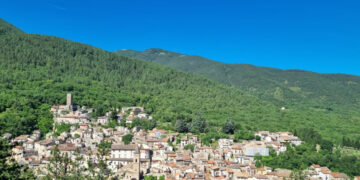 Punto da una vespa, sindacalista 38enne muore in valle Varaita