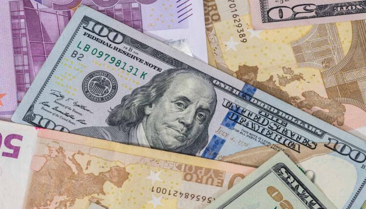 Euro ai minimi da tre mesi: chi paga il conto del dollaro forte