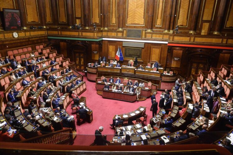 Fine vita, legge nella ‘palude’ del Senato. Fdi: “Nodo tecnico”. Pd accusa: “Presa in giro”