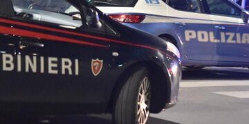 Reggio Emilia, aggredisce donna con cacciavite e investe due persone: fermato 26enne