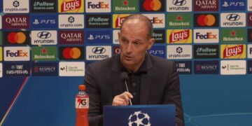 Allegri e il modulo Napoli: “Discorsi da bar”. Poi loda l’ex Juve: “È uno che…”
