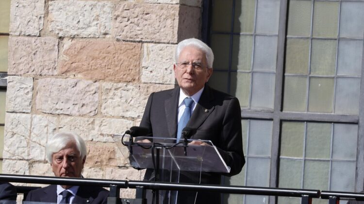 Mattarella ad Assisi, ‘il mondo si illumini e indichi la via della pace
