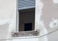 Quattro feriti in crollo balcone nel Napoletano, due sono in codice rosso