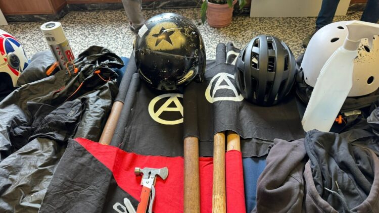 Processo a anarchici vesuviani, teorie di Cospito su sito web bandito in Usa
