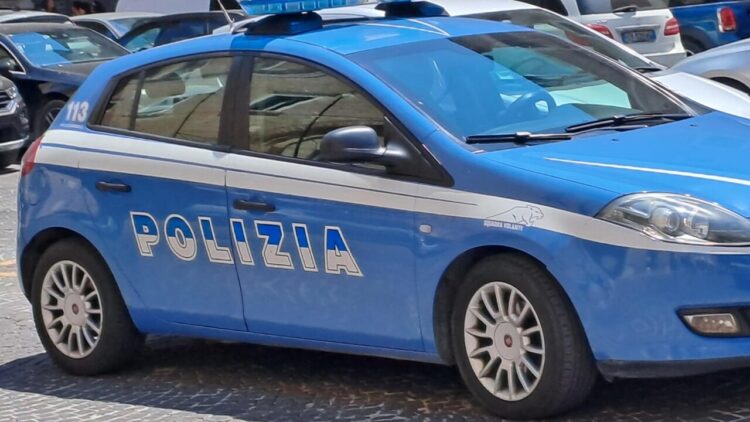 Ventunenne accoltellato a Napoli, ricoverato in gravi condizioni