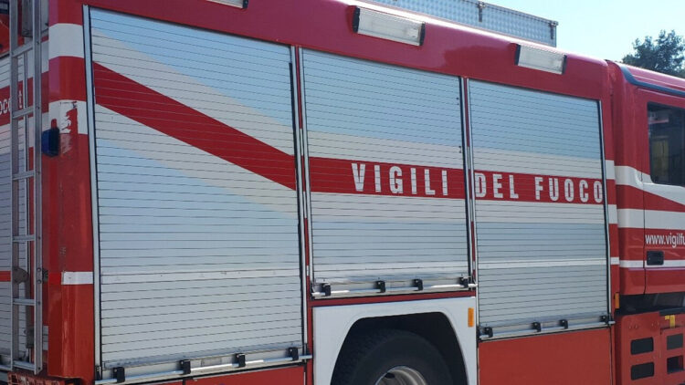 A Pianura fiamme all’isola ecologica, messa in sicurezza l’area