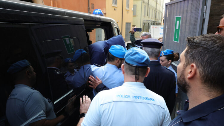Attentato di Modena, El Koudri in aula di fronte alle vittime
