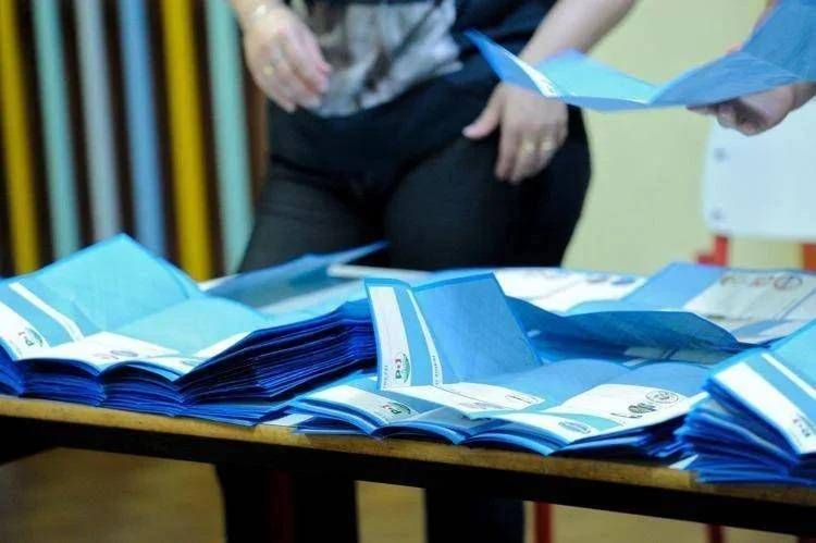 Legge elettorale supera il primo scoglio alla Camera, 8 ottobre via libera finale ma dopo tre voti di fiducia