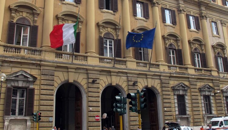 Btp all’asta il 13 ottobre, quali titoli tenere d’occhio: cedole e rendimenti